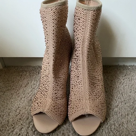 Steve Madden light pink stone studded open toe booties! - Picture 2 of 4